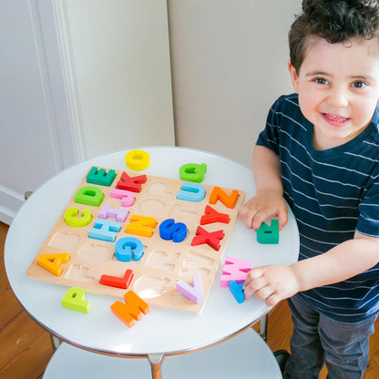 Bunte Alphabet-Puzzle für Kinder